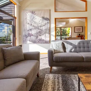 Sherwood 4-bedroom With Spectacular Views Christchurch